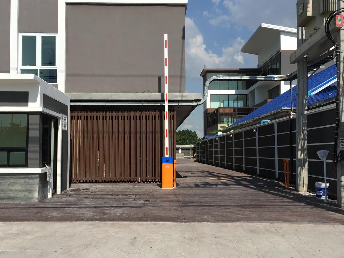 Modernbright Laemchabang Aparthotel Bang Lamung Eksteriør bilde