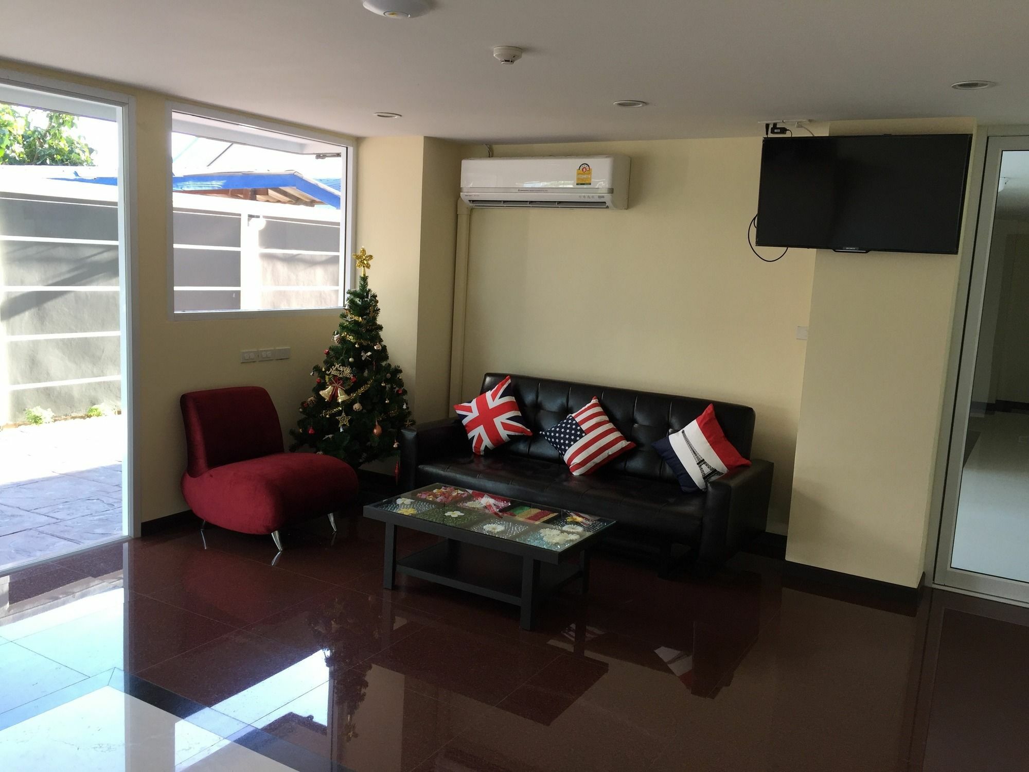 Modernbright Laemchabang Aparthotel Bang Lamung Eksteriør bilde